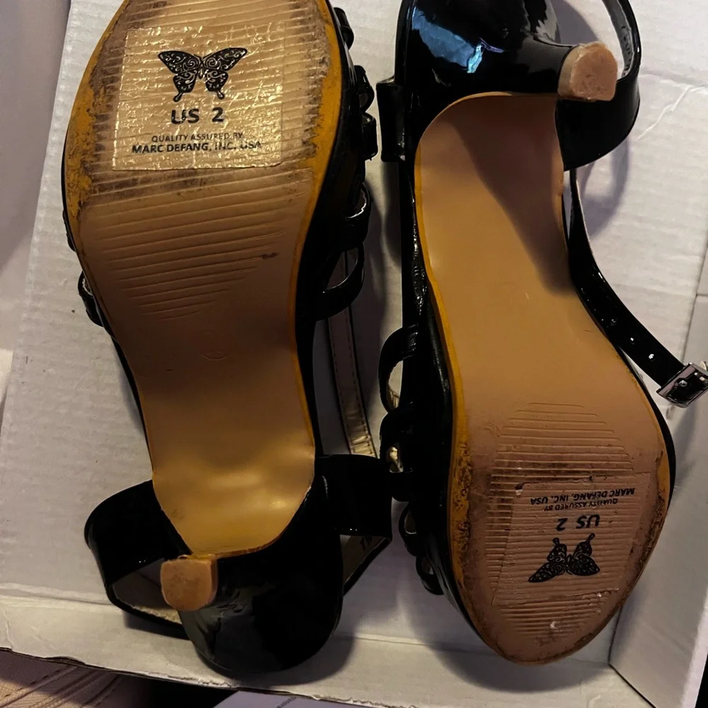 Elegant Black Dress Shoes with Patent Finish